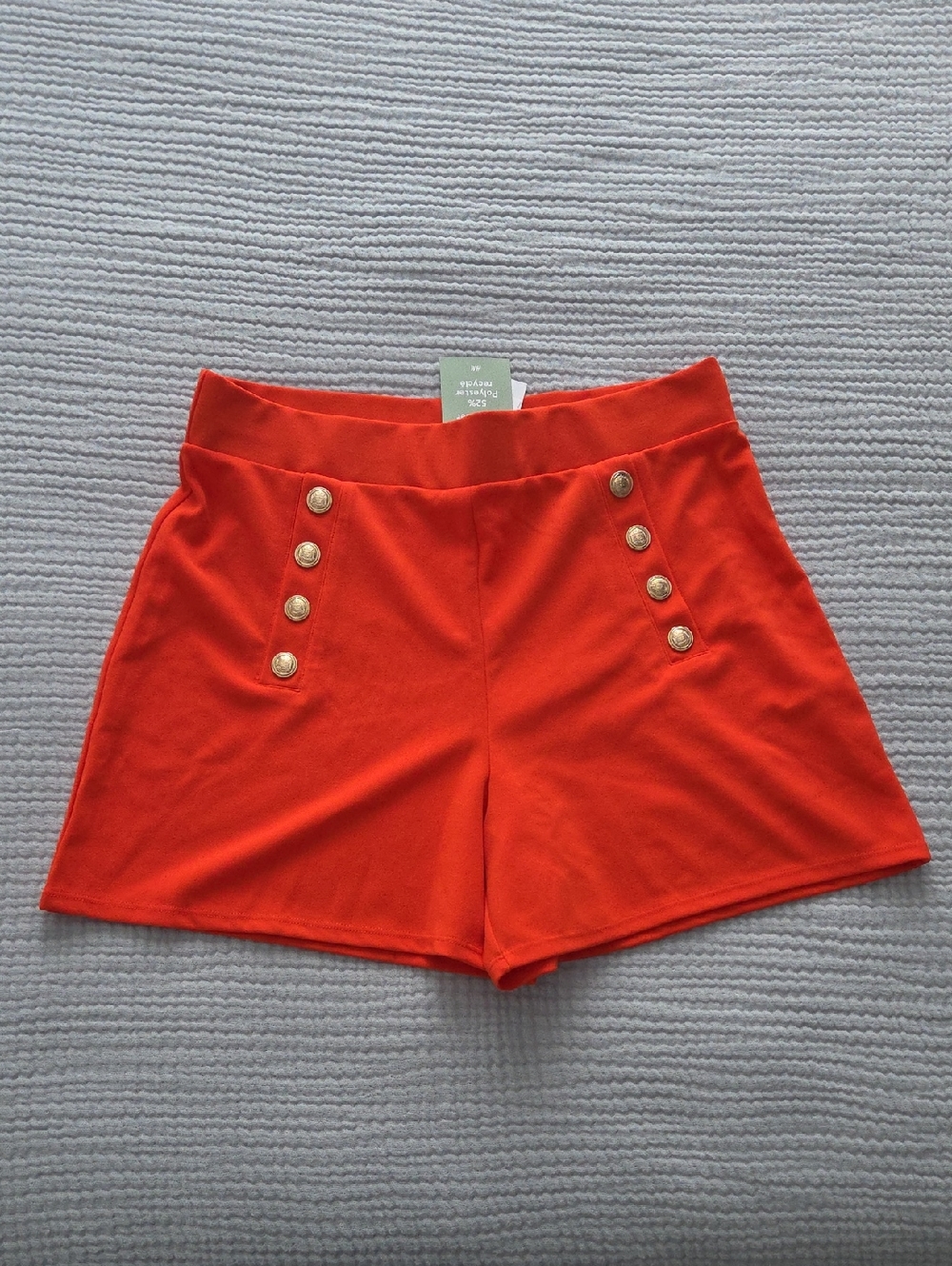 NWT H&M Bright Red High-Waisted Button Accent Shorts, Size L